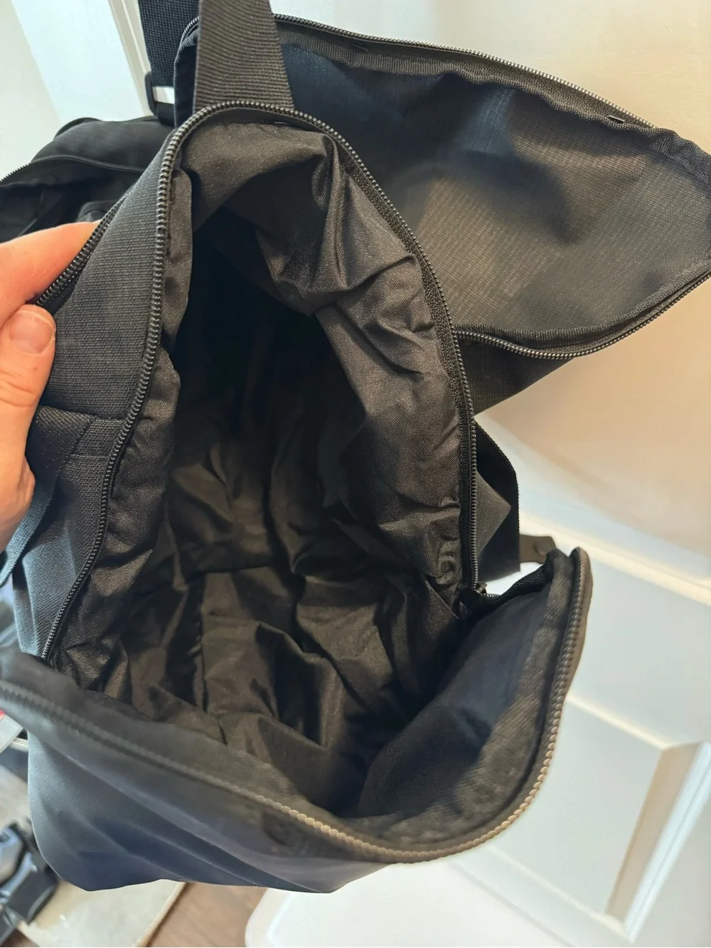 Nike Brasilia Black Duffel / Gym Bag – Shoe Compartment & Shoulder Strap